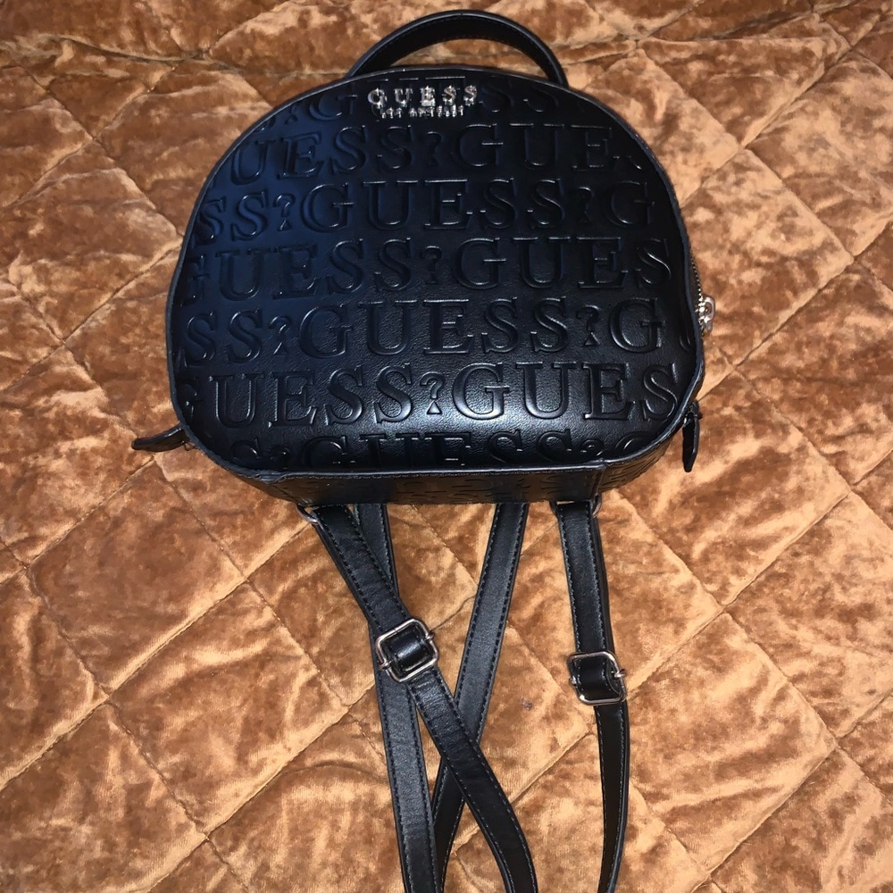 GUESS BACKPACK